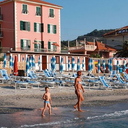 Hotel La Milanese Pietra Ligure Kültér fotó