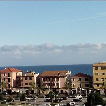 Hotel La Milanese Pietra Ligure Kültér fotó