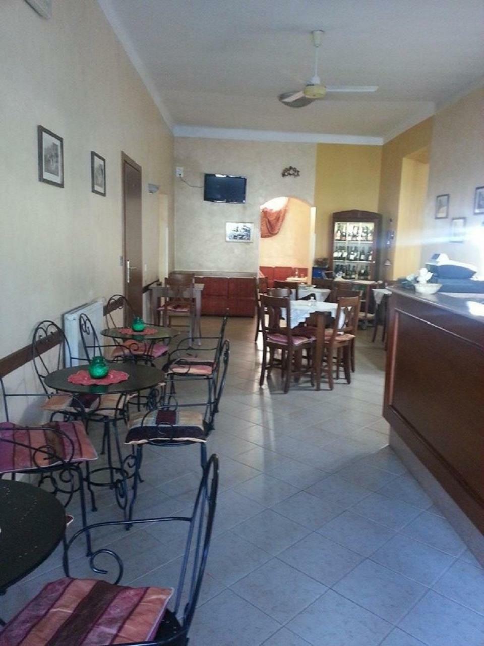 Hotel La Milanese Pietra Ligure Kültér fotó