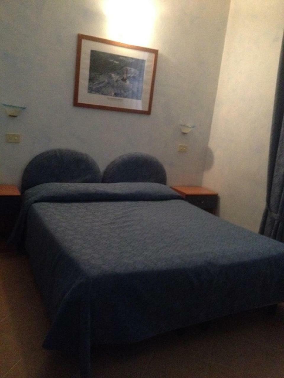 Hotel La Milanese Pietra Ligure Kültér fotó