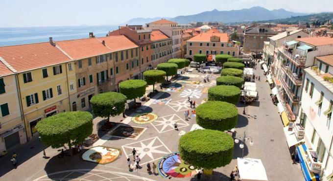 Hotel La Milanese Pietra Ligure Kültér fotó